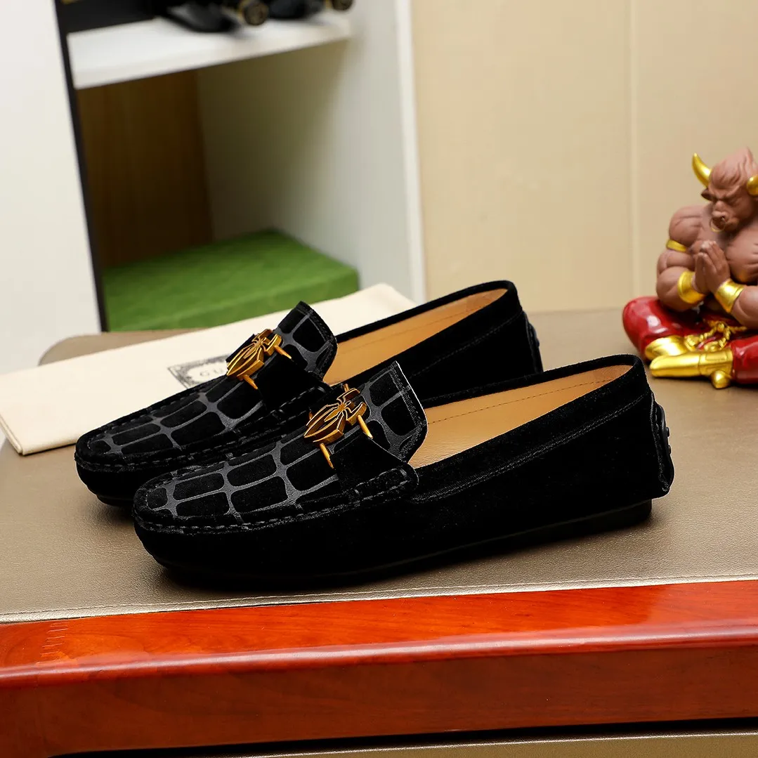 Men's shoes💰360💰🕷🕷️【 GUCCI 】Gucci's best-selling trendy men's casual slip-on shoes🇨🇳Official website original 1:1 mold opening💯Original quality, fine workmanship☘Fashionable and versatile, perfect last shape, comfortable on the feet🍓Trendy men's recommended model, imported cowhide on the top layer🎋High-quality pigskin lining, rubber wear-resistant and non-slip outsole, high-end atmosphere, worth owning🍉Optional 38-45